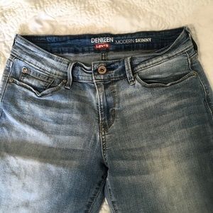 🔲 Levi’s modern skinny stretch 7/8 length pant